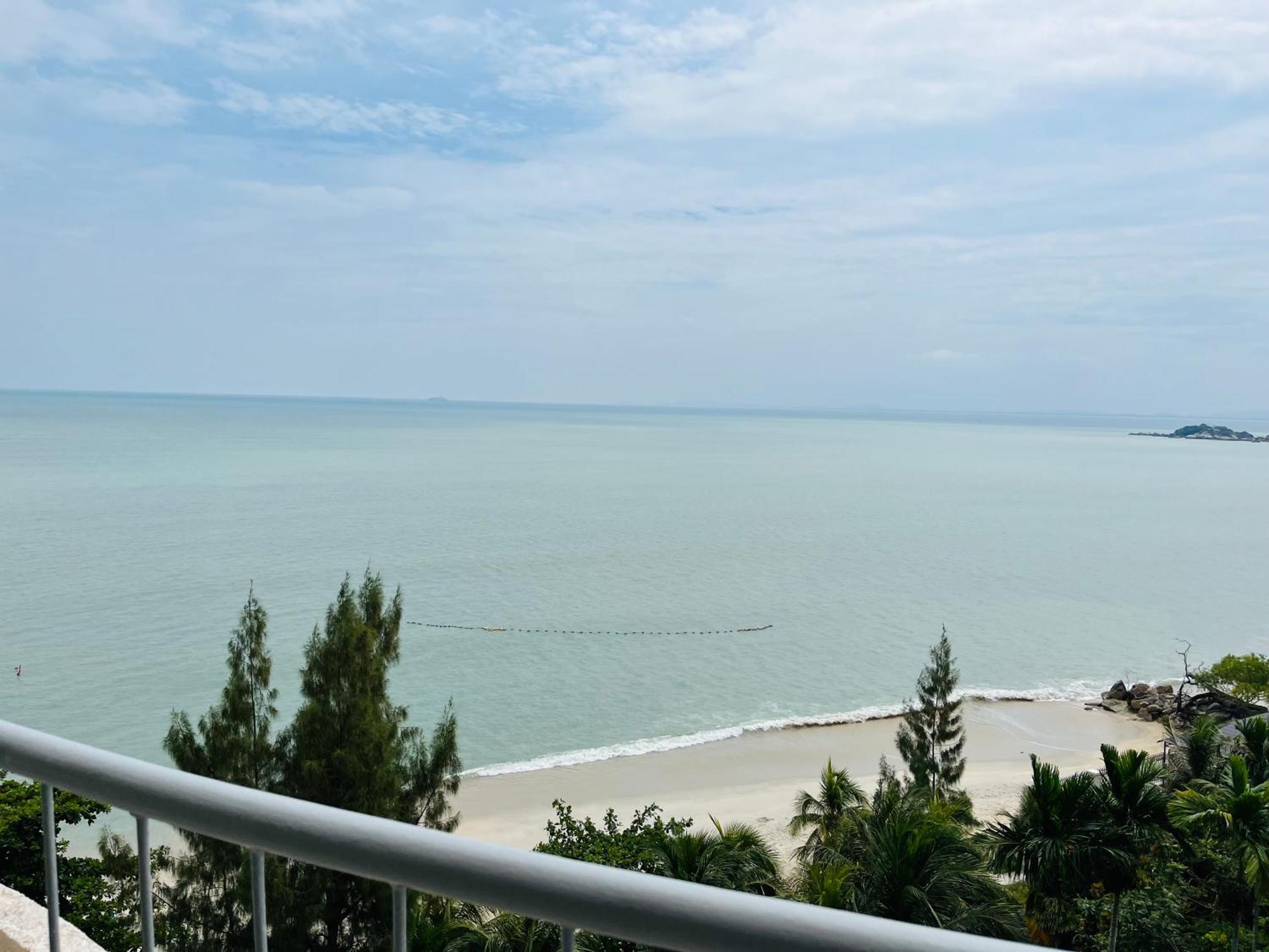 فندق Paradise By The Sea In Penang By Veron At Rainbow Paradise تانجونغ بونغاه المظهر الخارجي الصورة