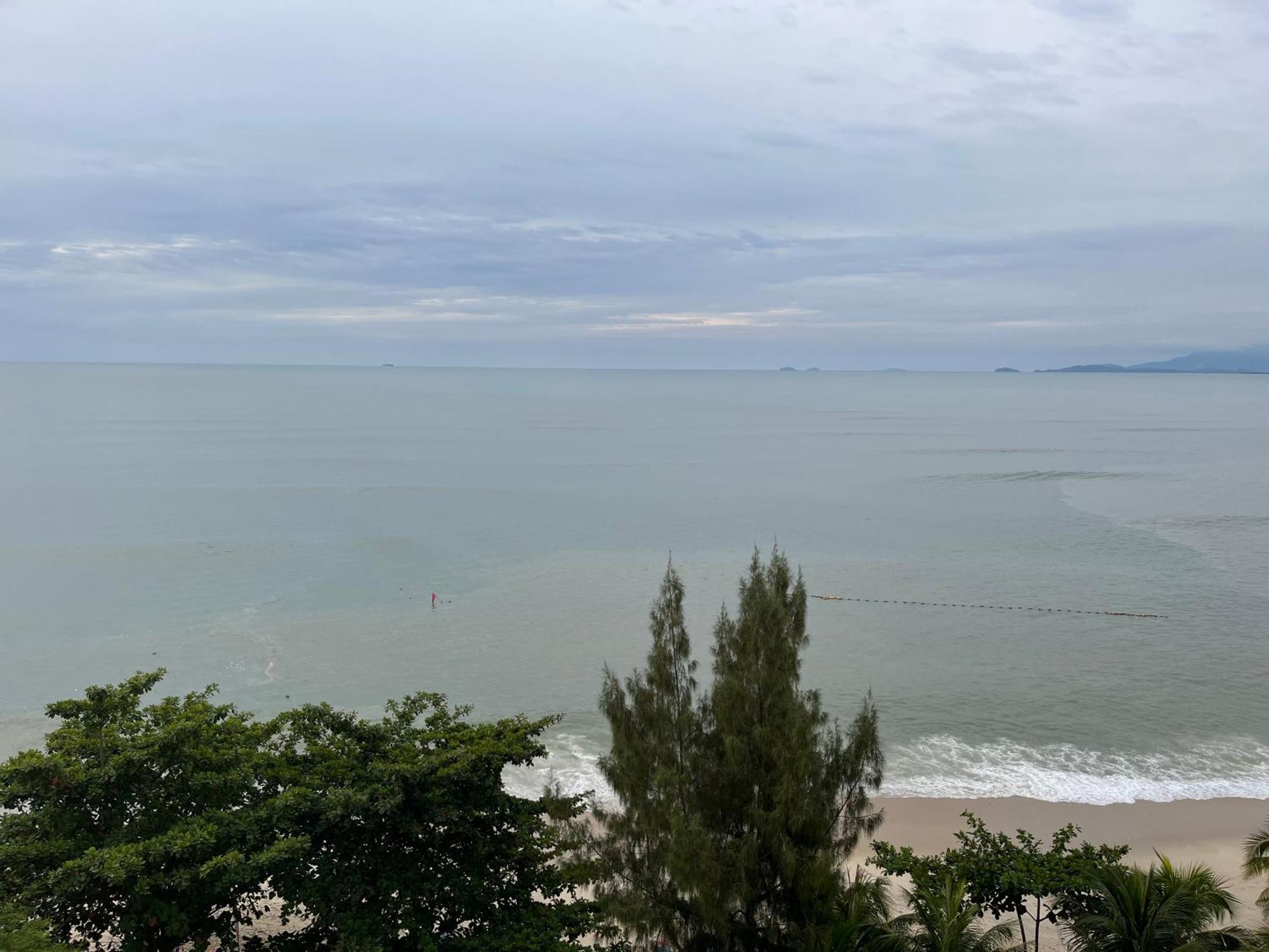 فندق Paradise By The Sea In Penang By Veron At Rainbow Paradise تانجونغ بونغاه المظهر الخارجي الصورة